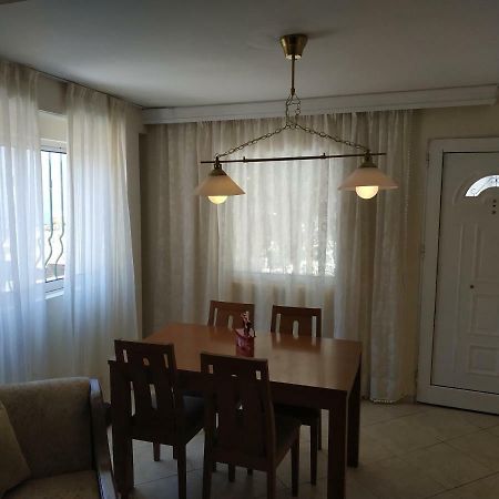 Near Airport And Metropolitan Artemis George Cozy Home Buitenkant foto