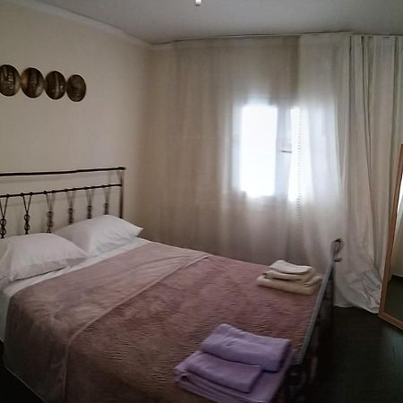 Near Airport And Metropolitan Artemis George Cozy Home Buitenkant foto