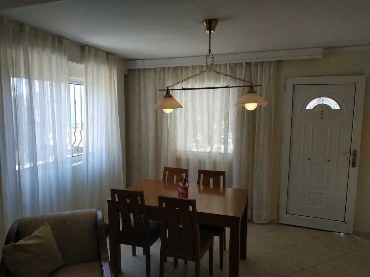 Near Airport And Metropolitan Artemis George Cozy Home Buitenkant foto